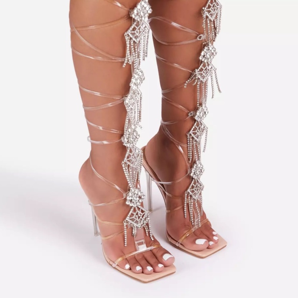 🔥New🔥ShowStoppers Nude. Available in all sizes.